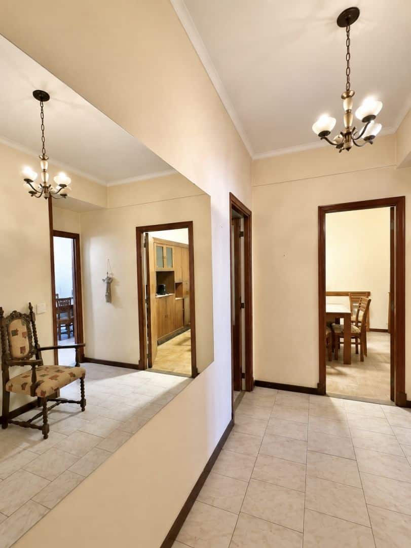 Departamento en alquiler 4 ambientes con balcón a la calle y cochera - Chauvín | Macrocentro - foto 4