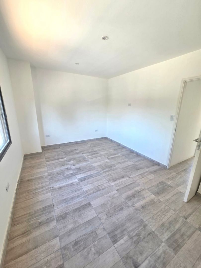 02c1c700acb7aa0072745e7385199fc8 PH en venta 3 ambientes en dúplex de 60 m² - Don Bosco - foto 6
