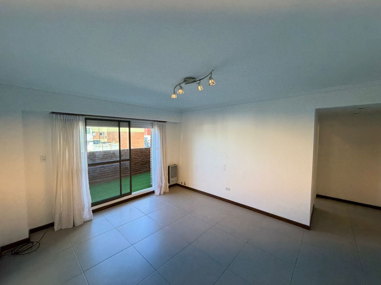 Departamento en venta 2 ambientes con terraza y cochera - Plaza Colón - foto 2
