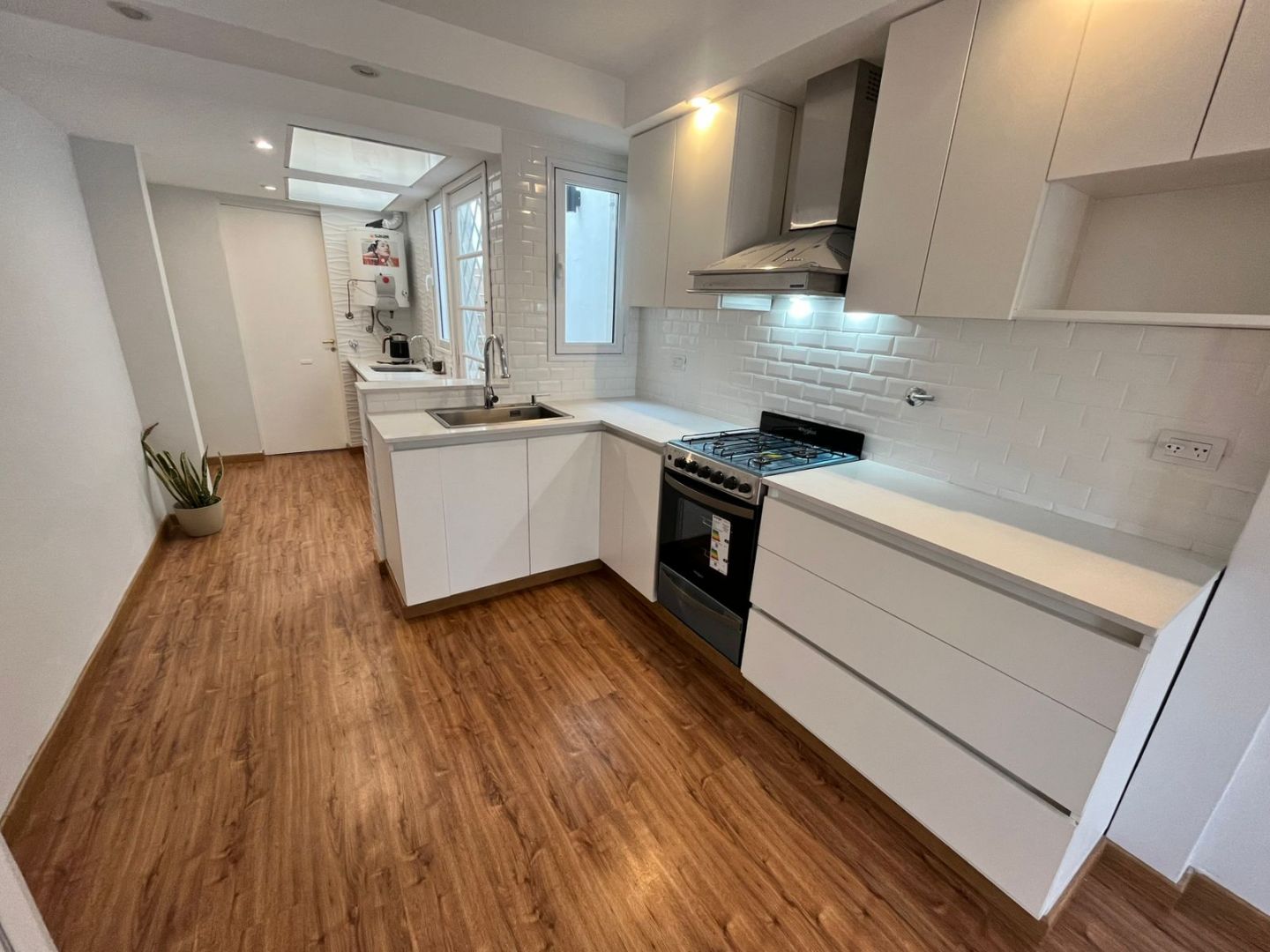 060764724823bce49807070ab1ad0ba5 Casa en venta 4 ambientes con garage apto crédito - Barrio San José - foto 4