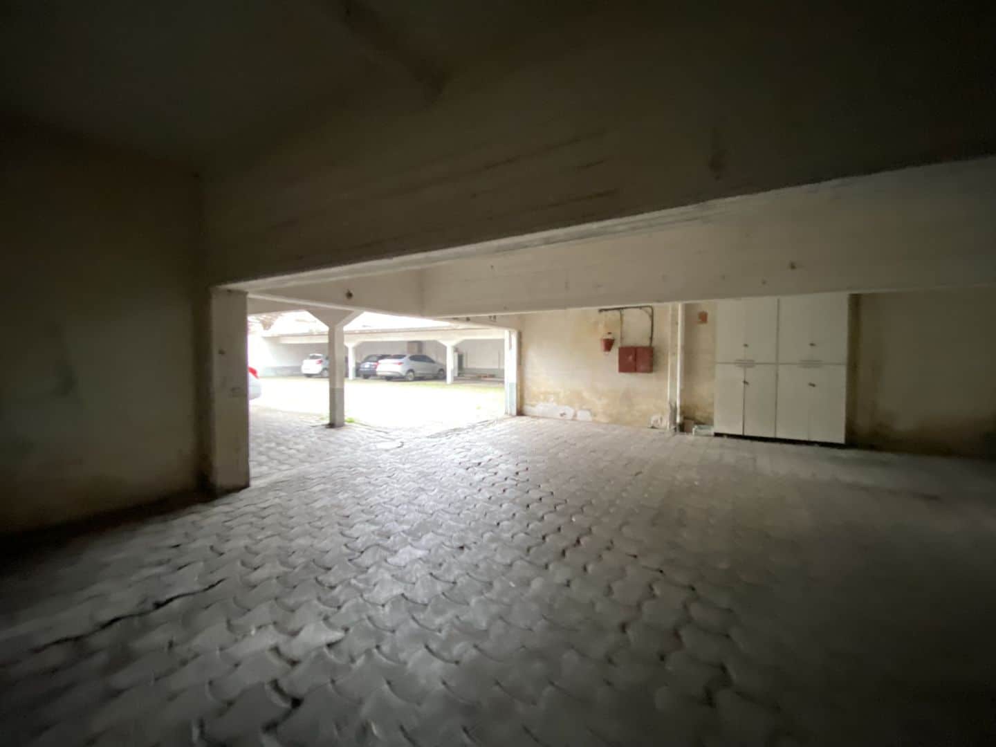 Cochera en venta fija con portón automático - Güemes - foto 3