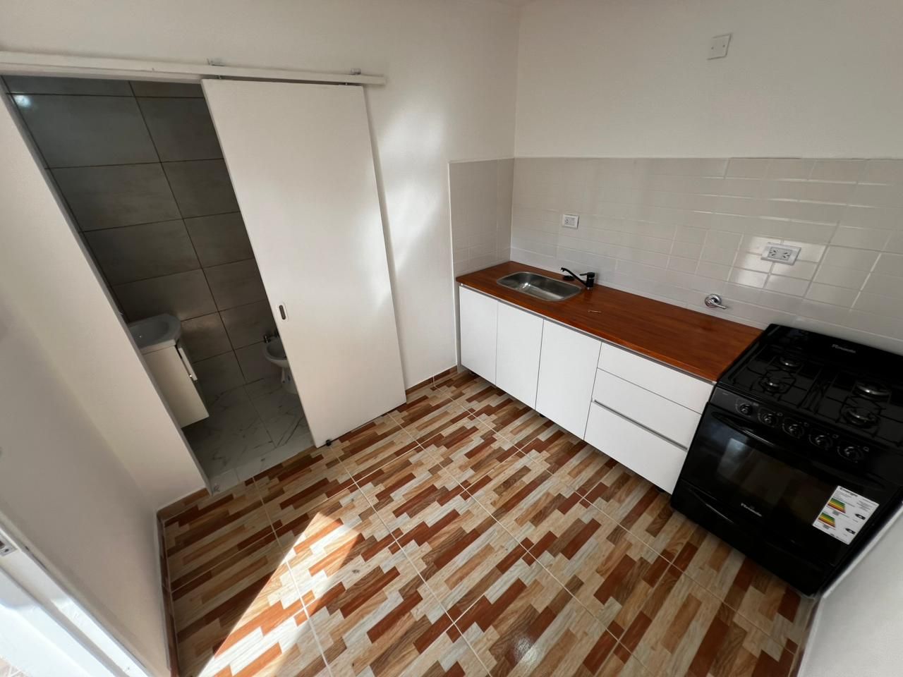 0c1d328bf8155f399fb6200ac4e240c9 PH en venta 1 ambiente reciclado con patio - Puerto - foto 5