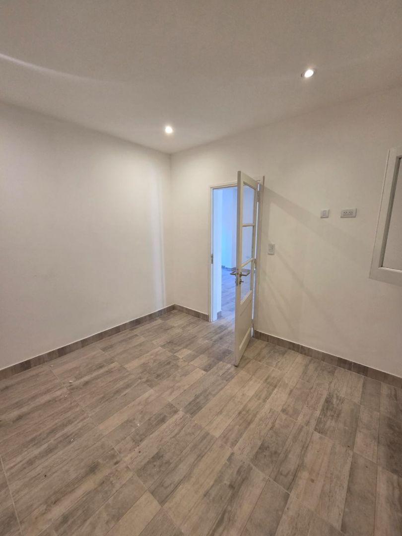 0ce4fe0d678a6f27a3813873ec493ea7 PH en venta 2 ambientes en dúplex reciclado - Barrio San José - foto 5