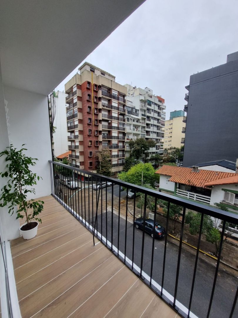 Monoambiente en venta con balcón a tres cuadras del mar - Plaza Colón - foto 2