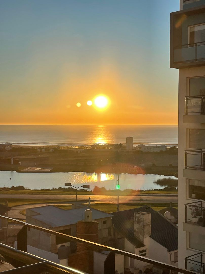 Monoambiente en venta con vista al mar y cochera - Punta Mogotes - foto 10