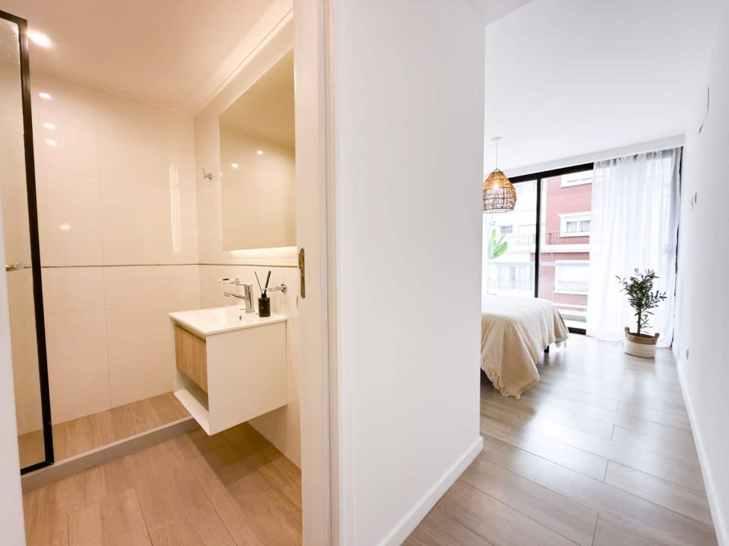 27f143d26c664a1e8d8a7f689d5d48e5 Departamento en venta 2 ambientes con balcón corrido a estrenar - Plaza Colón - foto 10