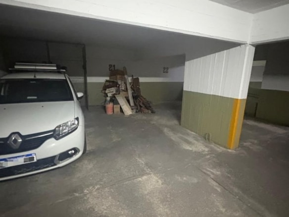 Cochera para un vehículo con acceso por rampa - Zona Plaza Mitre