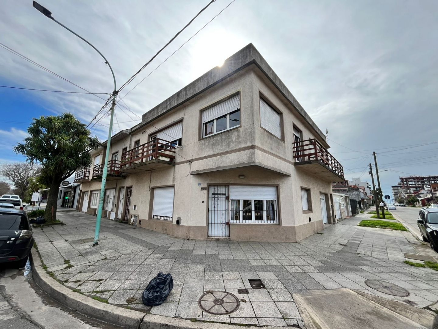 2cc6b32cbc084a358e8885c5d214cb71 PH en venta 3 ambientes con terraza y dos balcones - La Perla