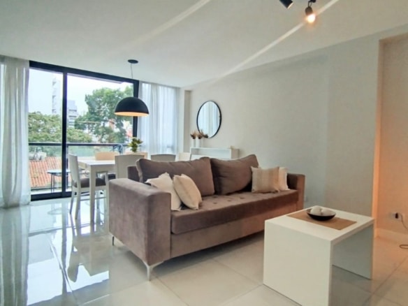 Semipiso en venta 3 ambientes amoblado con balcón - Plaza Mitre