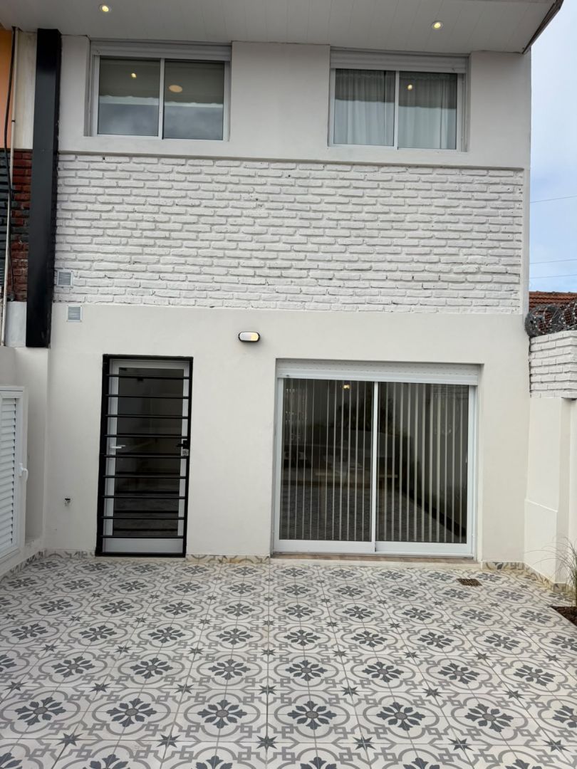 344a2d778451f6ca9714aabff7958760 Dúplex en venta 4 ambientes con cochera, patio y balcón - Parque Luro - foto 13