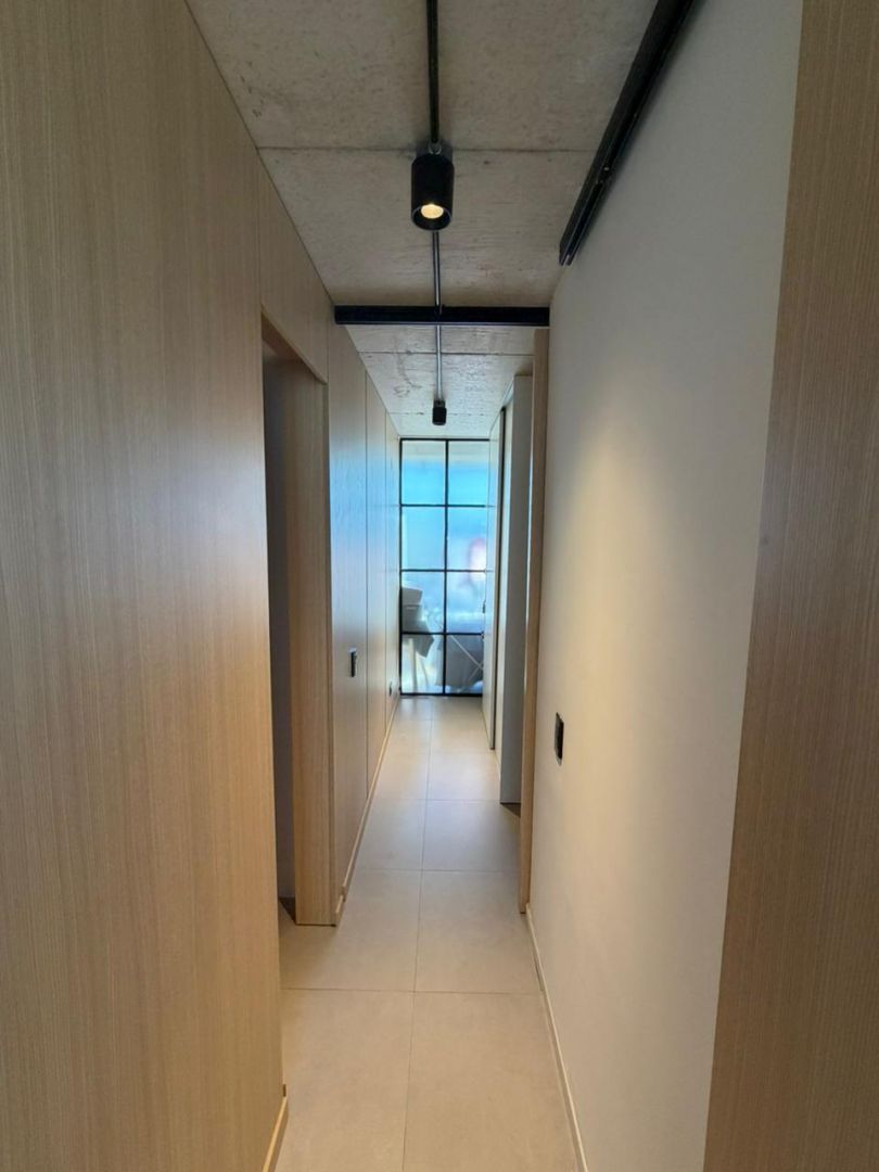 Departamento en venta en semipiso de 3 ambientes con cochera, balcón y terraza - Chauvín - foto 6