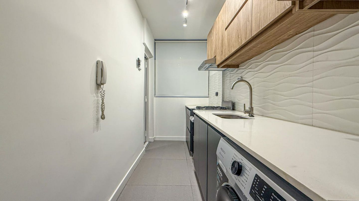 Departamento en venta 2 ambientes con dependencia amoblado - Plaza Colón - foto 25
