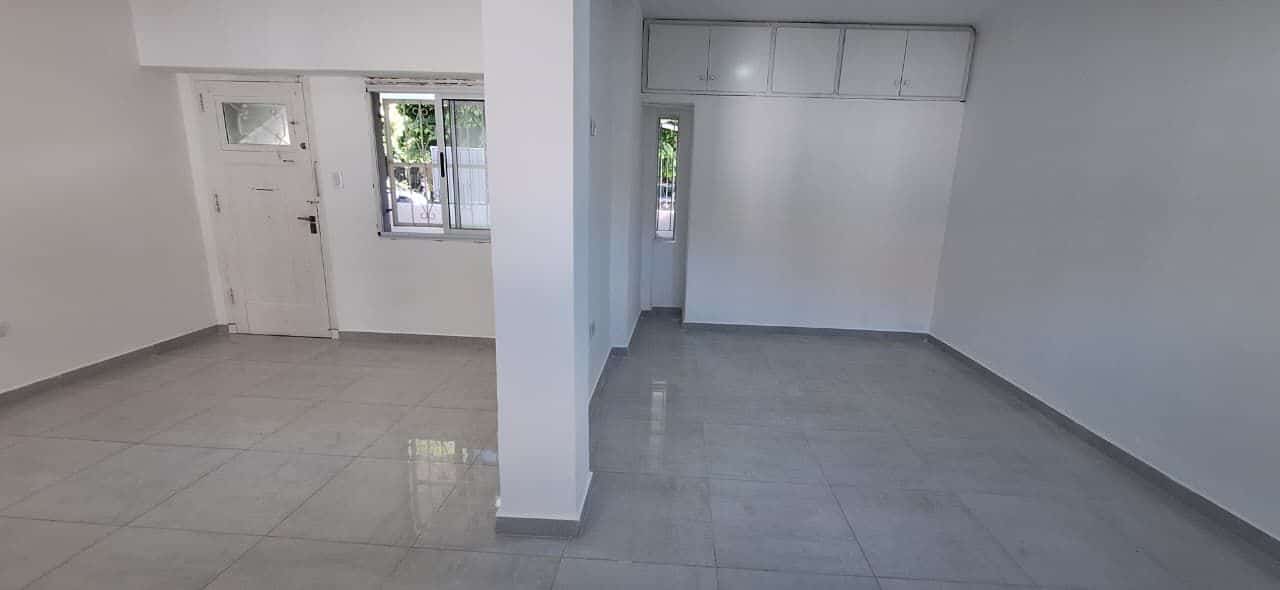 Casa en venta 3 ambientes con quincho y garaje - Parque Luro - foto 5