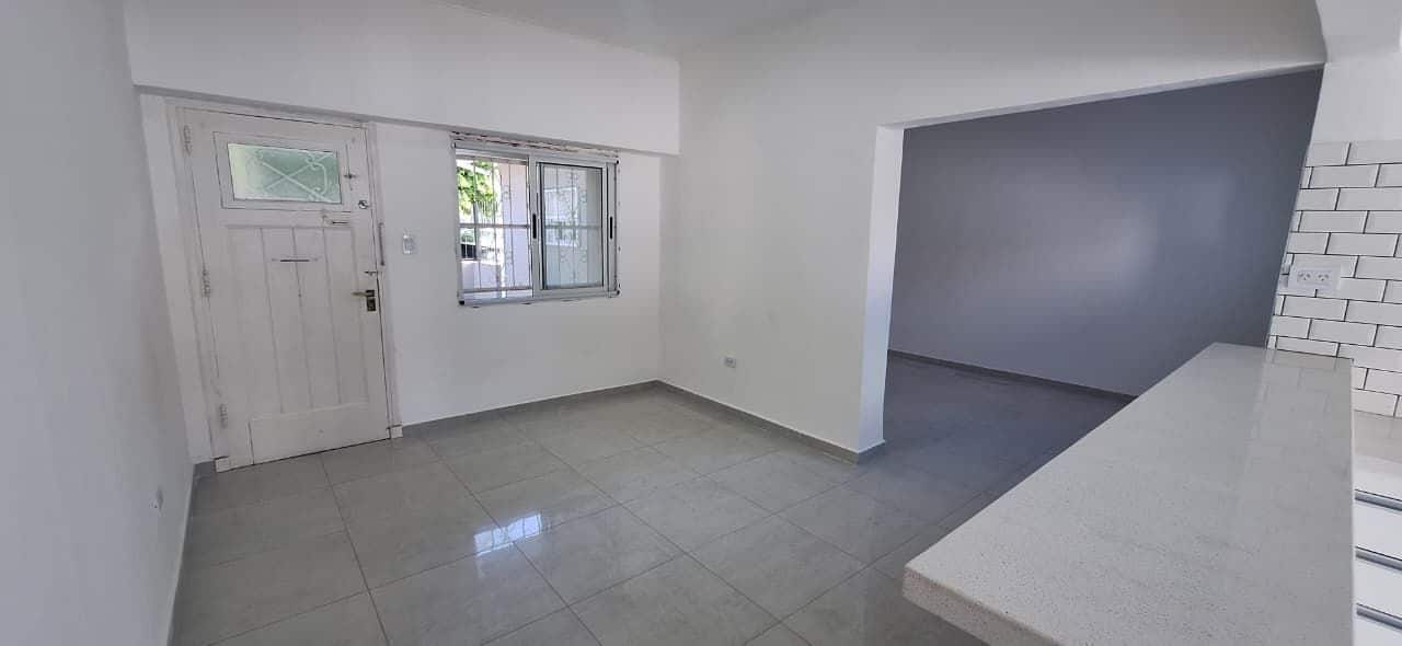Casa en venta 3 ambientes con quincho y garaje - Parque Luro - foto 4