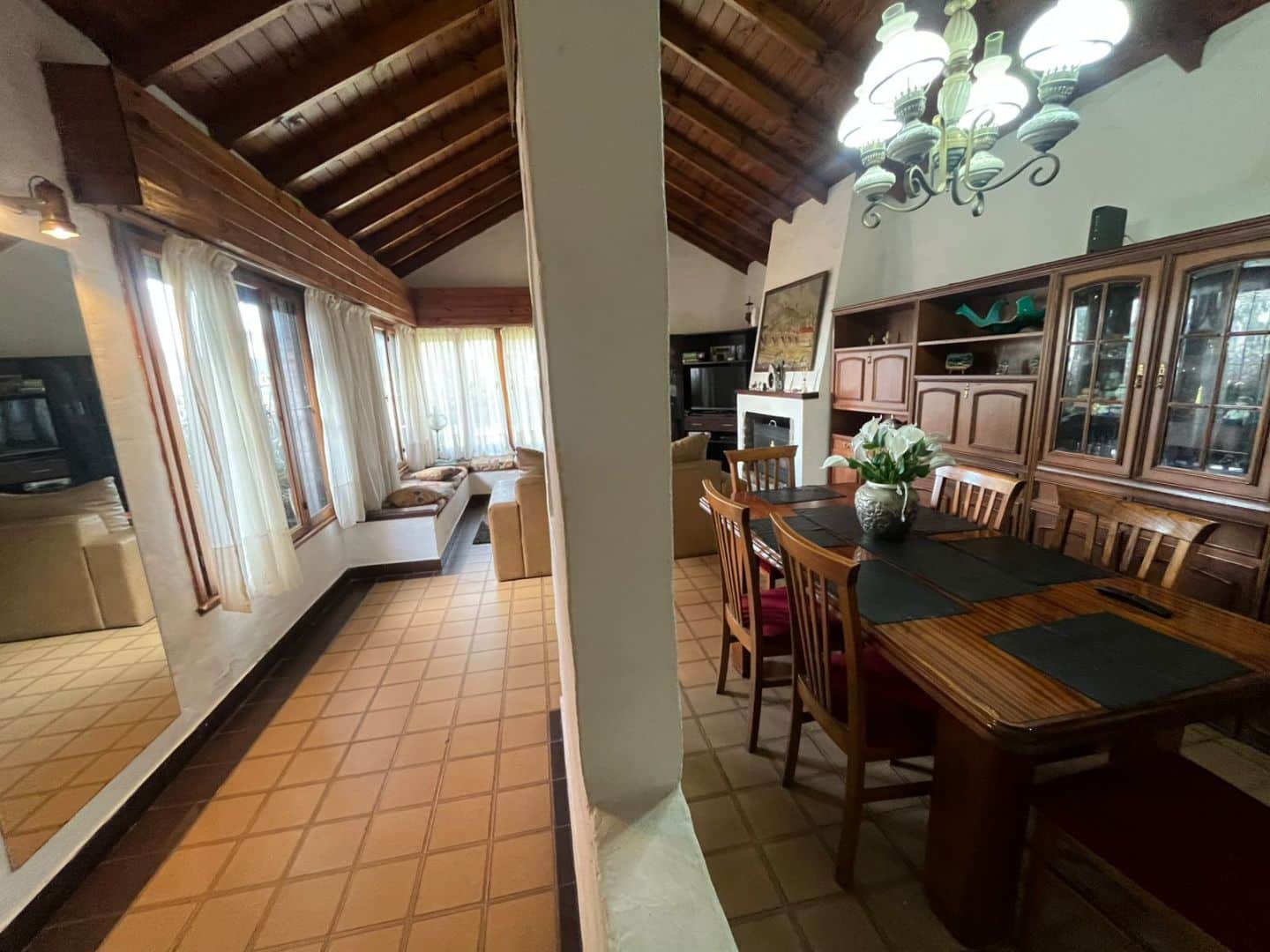 Chalet en venta con quincho y loft - Colinas de Peralta Ramos - foto 2