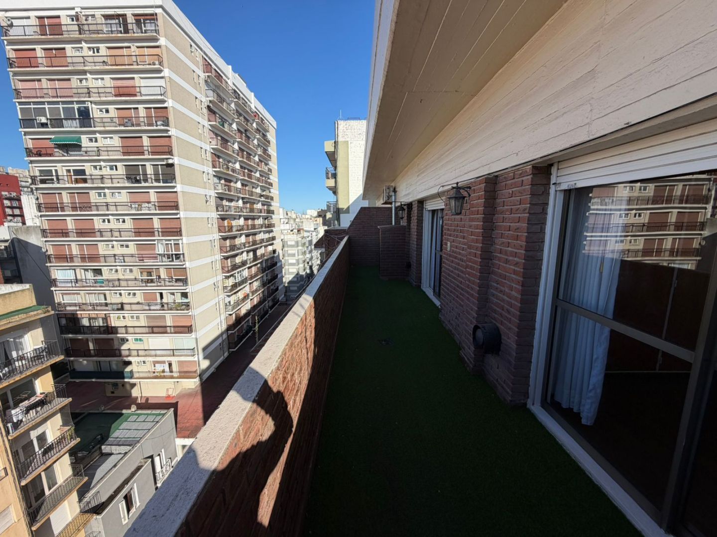 Departamento en venta 2 ambientes con terraza y cochera - Plaza Colón - foto 3
