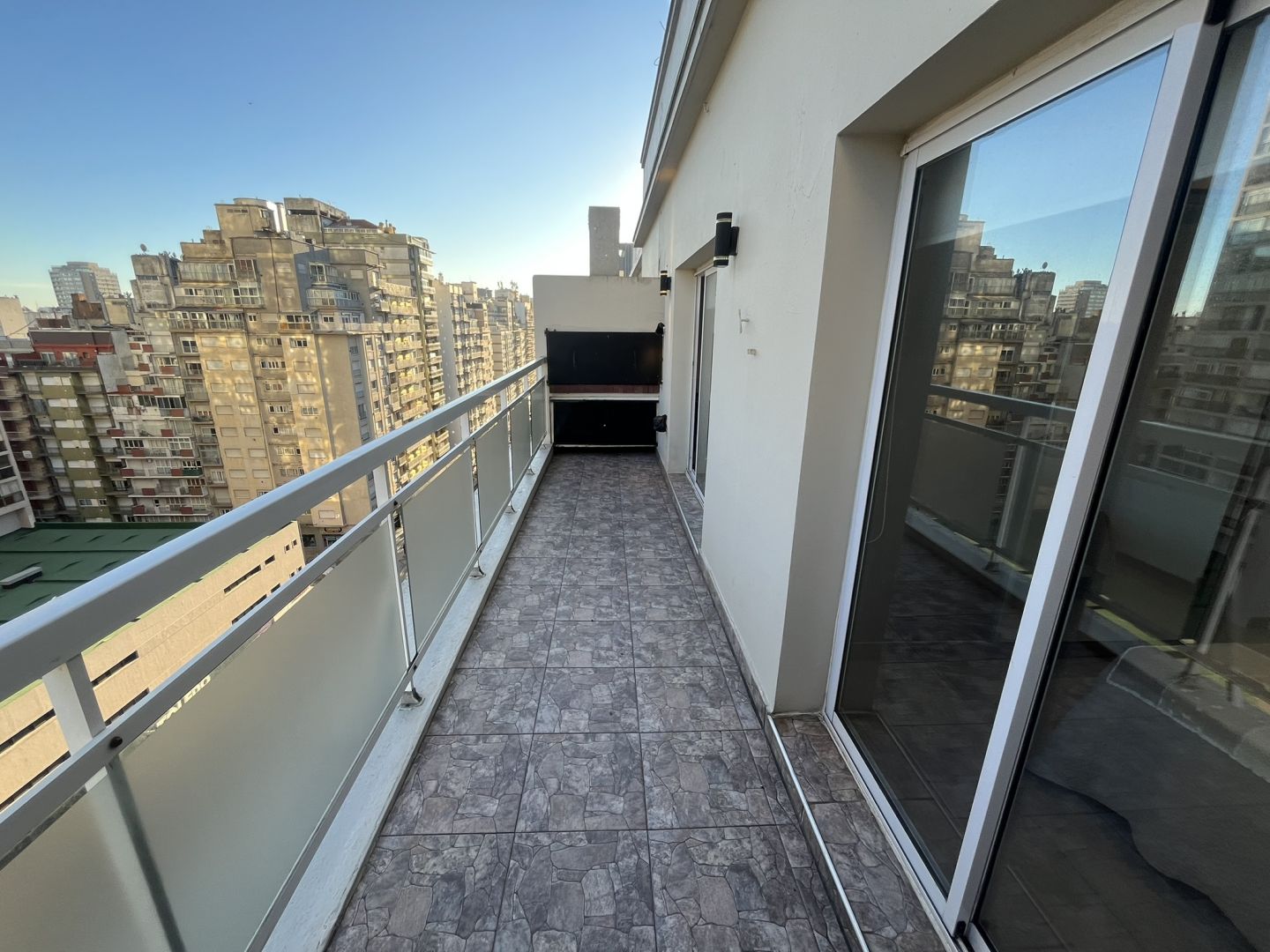 Departamento en venta 2 ambientes amoblado con parrilla - Stella Maris - foto 3