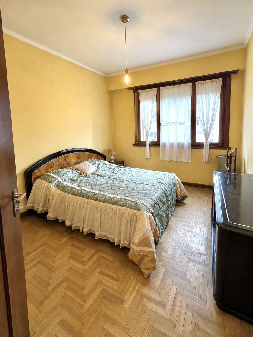 Departamento en alquiler 4 ambientes con balcón a la calle y cochera - Chauvín | Macrocentro - foto 9