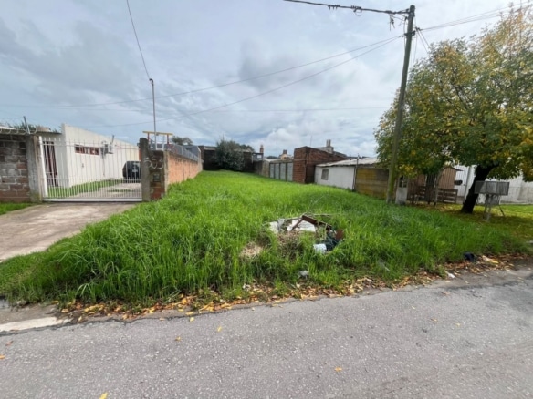 Terreno en venta de 383 m² con todos los servicios - Santa Rita