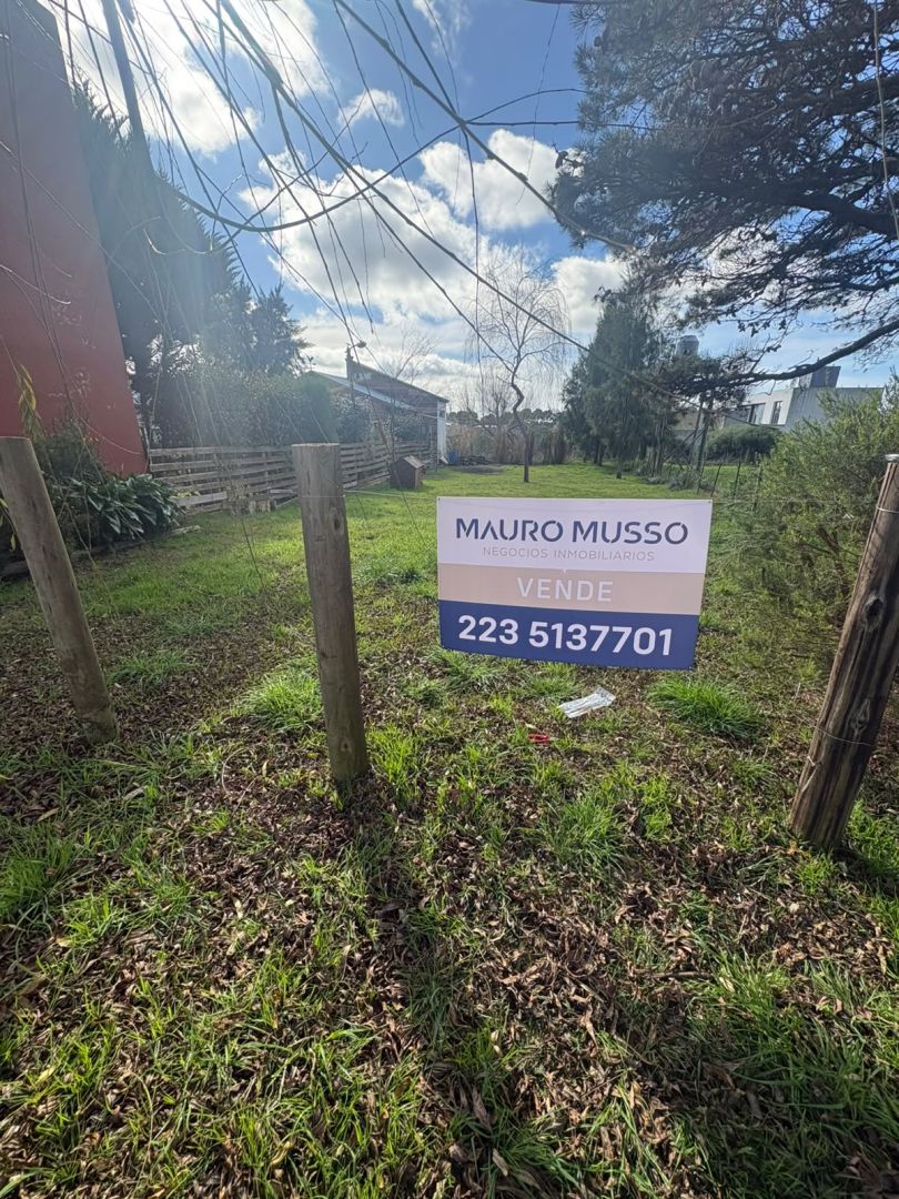5b1a0b3099581a0a9dc3c064573a8b17 Terreno en venta de 405 m² en zona forestada - Los Acantilados - foto 7