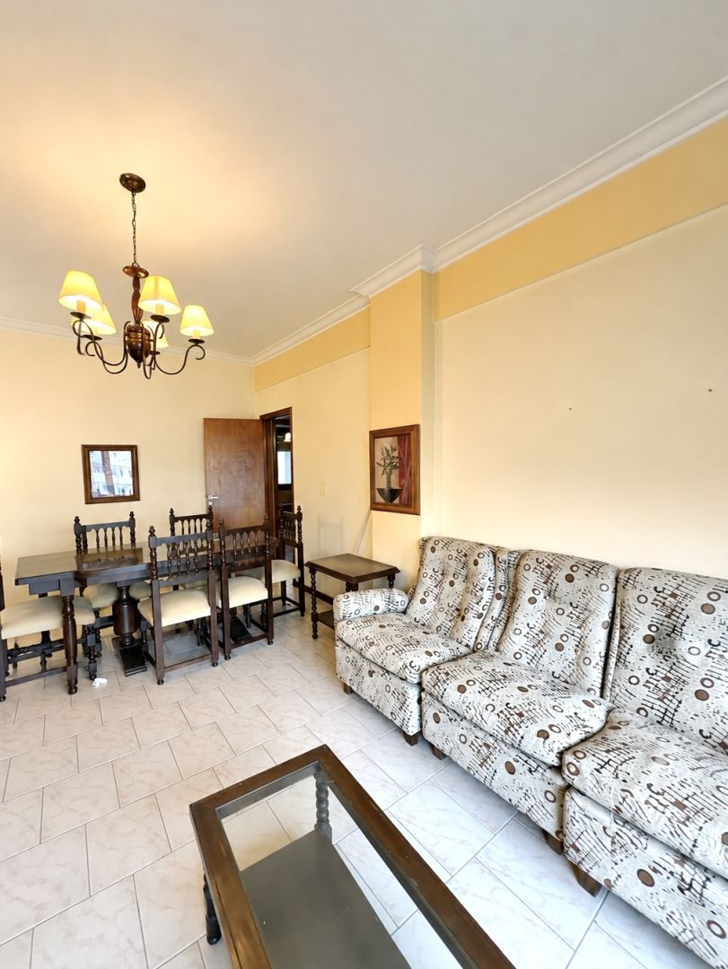 Departamento en alquiler 4 ambientes con balcón a la calle y cochera - Chauvín | Macrocentro - foto 2