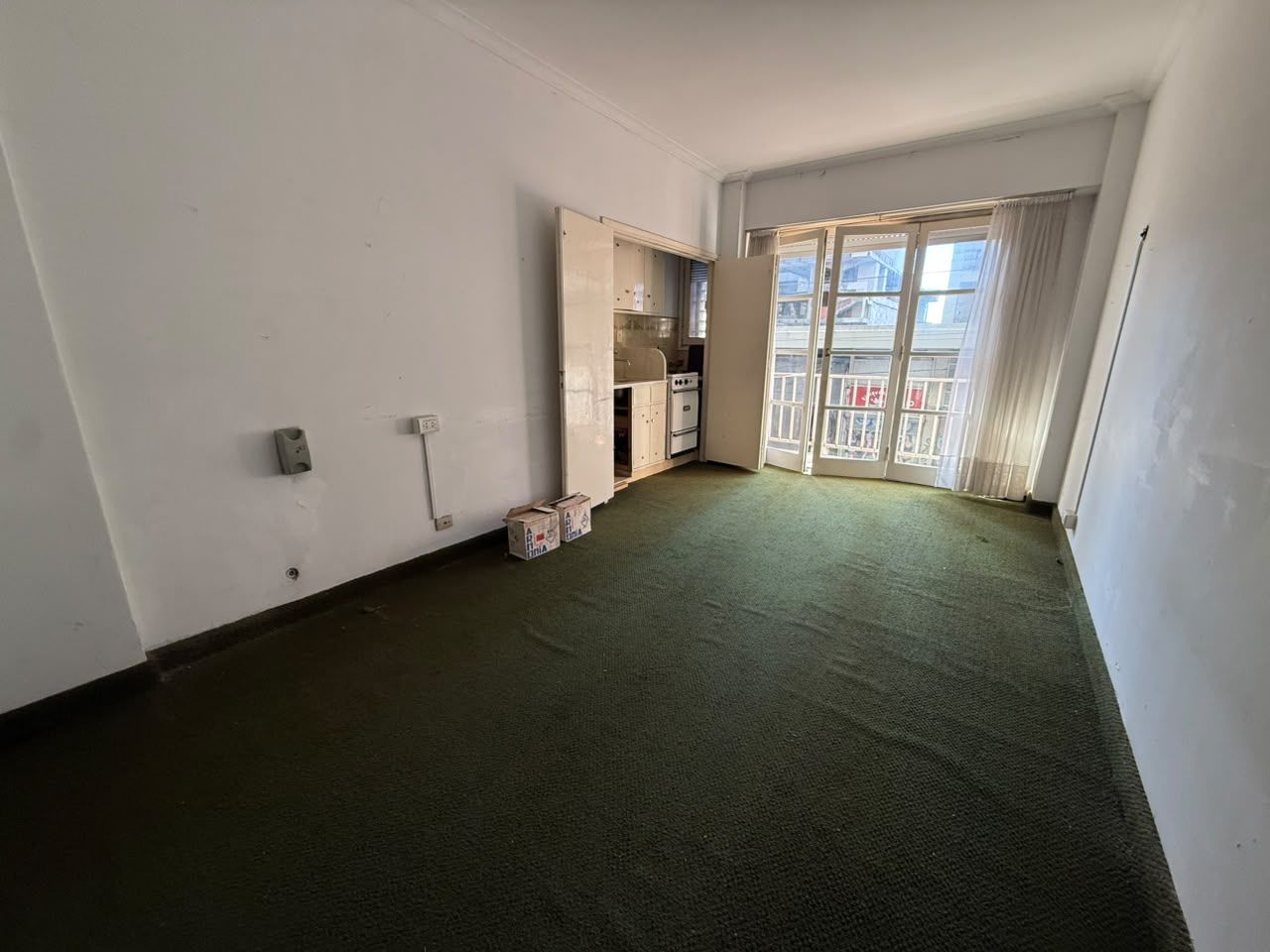 Monoambiente en venta con balcón al frente - Microcentro