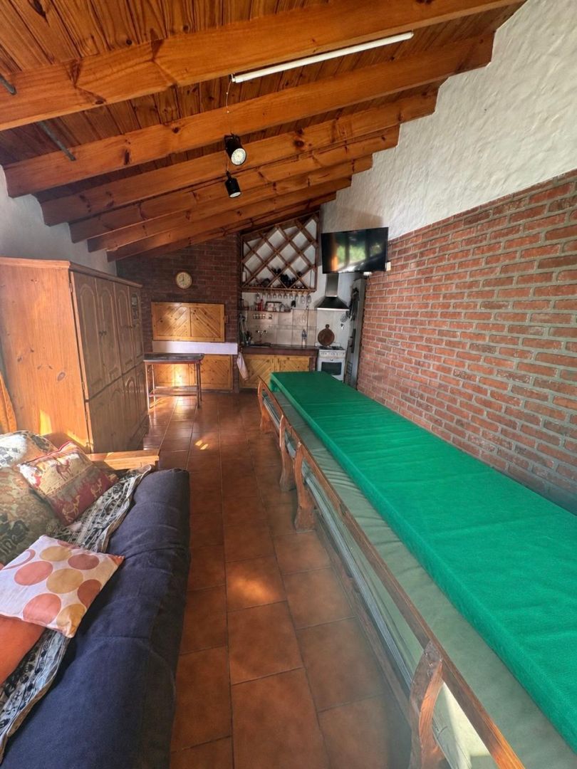 Chalet en venta 5 ambientes con quincho y garaje - Parque Luro - foto 19