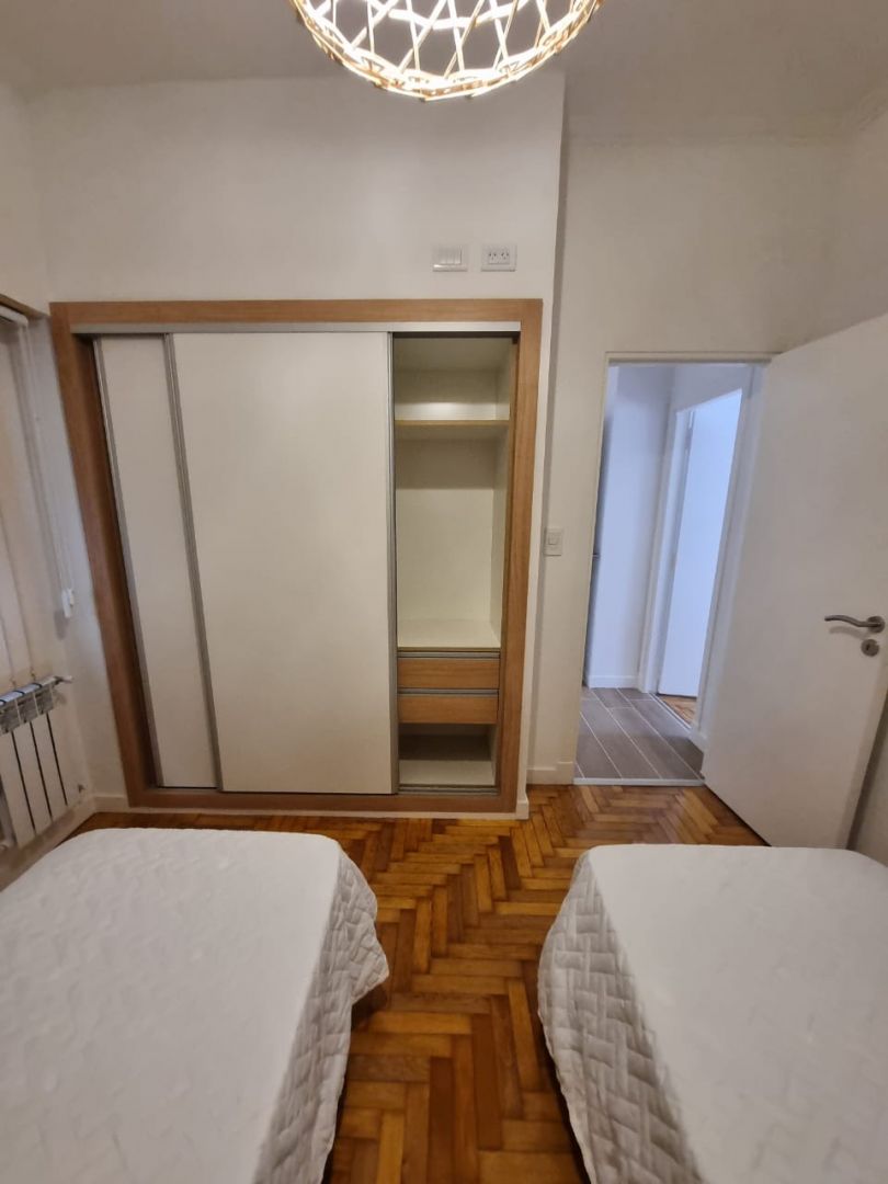 6d9626236f262eee711a4501f8894af0 Departamento en venta 3 ambientes al frente con balcón - Plaza Colón - foto 8
