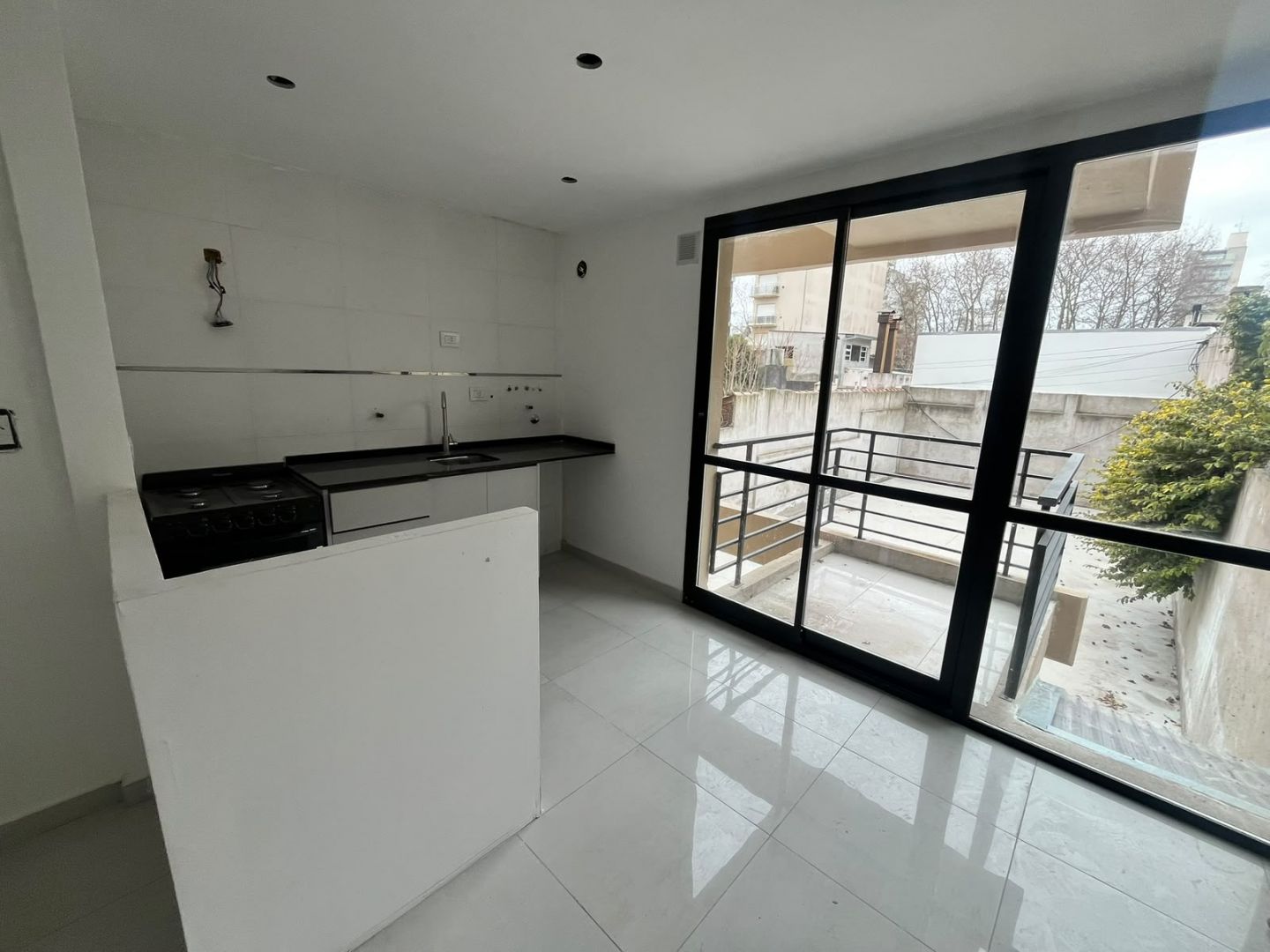 Monoambiente en venta a estrenar con balcón - La Perla - foto 4