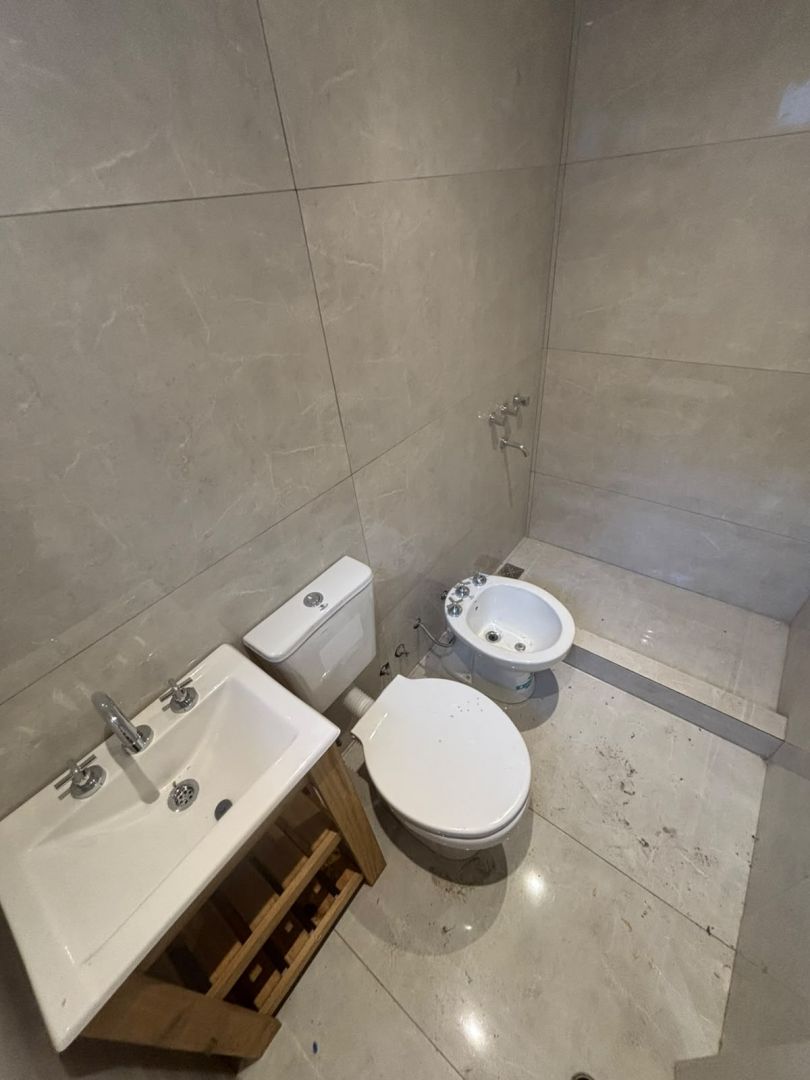 Chalet en venta 3 ambientes en PH con cochera - Zona HPC | Chauvín - foto 6
