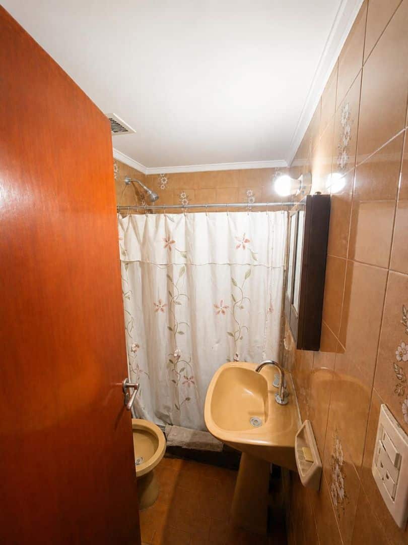 Chalet en venta 5 ambientes con quincho y garaje - Parque Luro - foto 12