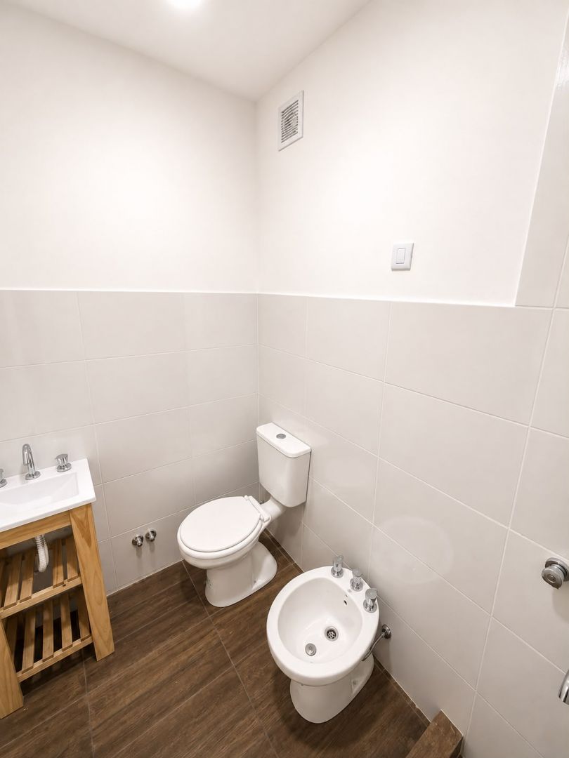 8209579908551b1ca7c955a32766dbb0 PH en venta en dúplex 3 ambientes a estrenar con patio propio - Don Bosco - foto 5
