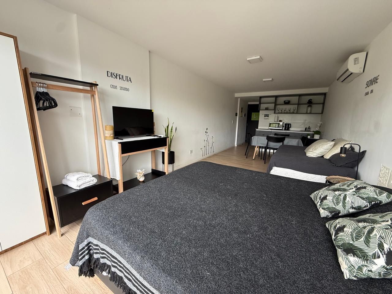 832353c357dbb4e98e331060fa64a213 Monoambiente en alquiler con balcón al frente - Constitución - foto 5