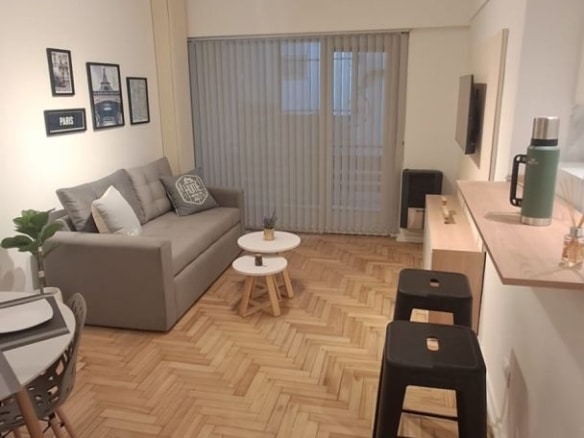 Departamento en venta 2 ambientes con patio y balcón - Centro