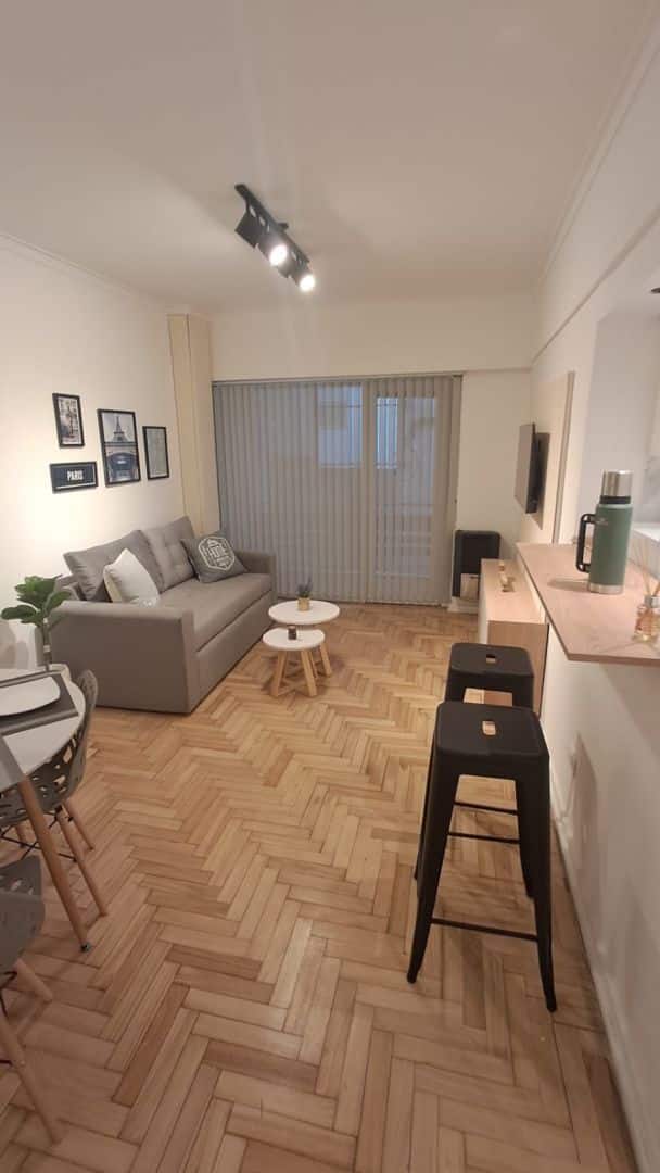 8ac4a957422b12d6895808f2889e4e16 Departamento en venta 2 ambientes con patio y balcón - Centro