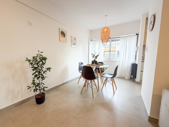 Departamento en venta 2 ambientes al frente - Punta Iglesia