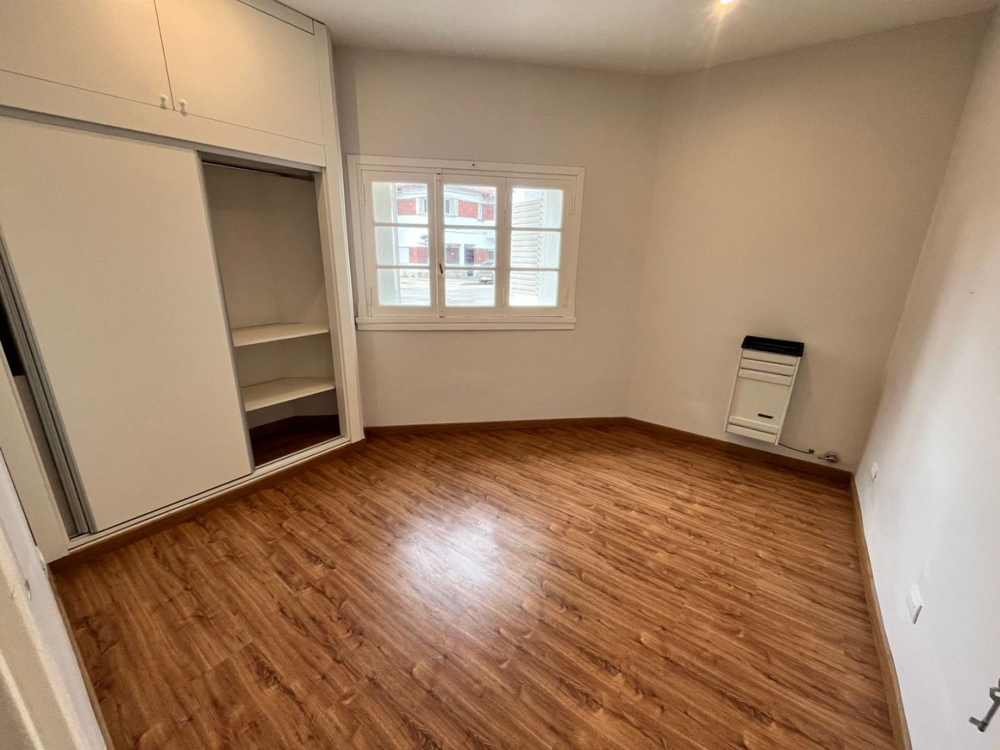 8cf2368498a03ad23f66411154e5dd62 Casa en venta 4 ambientes con garage apto crédito - Barrio San José - foto 9
