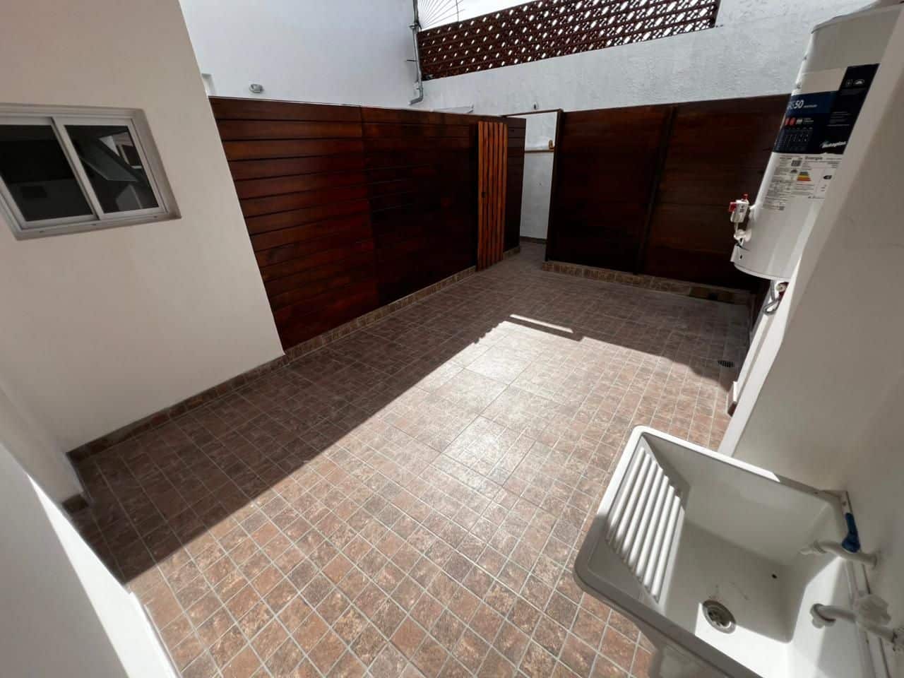 8f4fd0ff540418292d58bcc3ff66b903 PH en venta 1 ambiente reciclado con patio - Puerto - foto 8