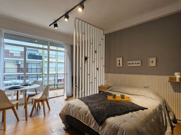 Monoambiente en venta con balcón terraza - Plaza Colón