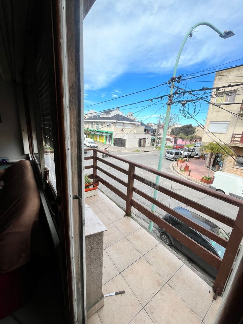 92bf363fd04158e3e687c247f1103601 PH en venta 3 ambientes con terraza y dos balcones - La Perla - foto 3
