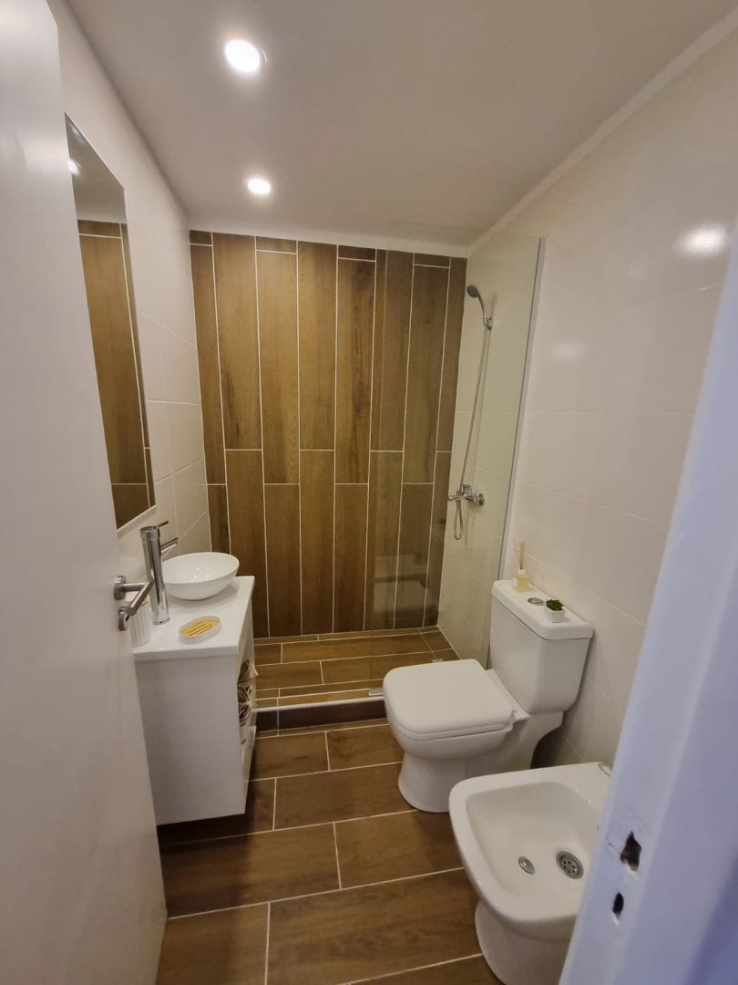 Monoambiente en venta con balcón a tres cuadras del mar - Plaza Colón - foto 8