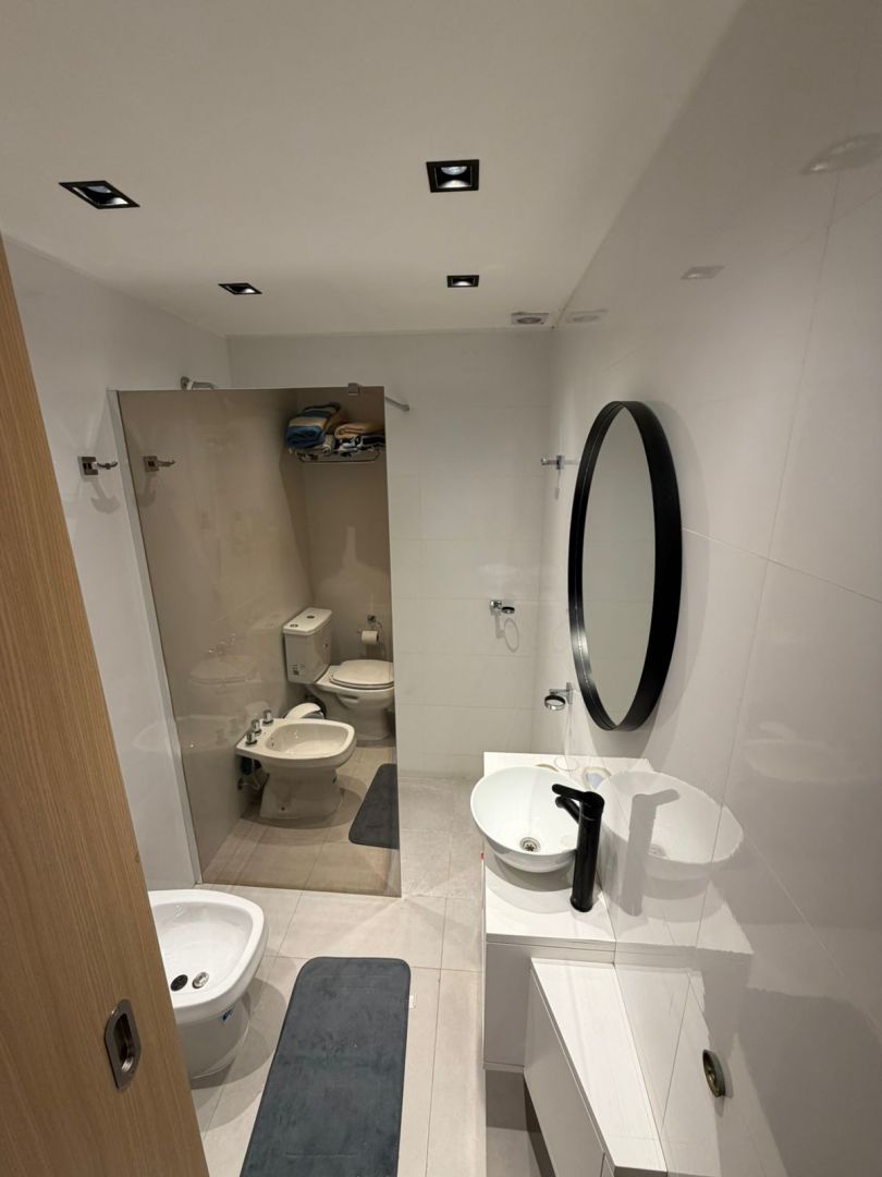Departamento en venta en semipiso de 3 ambientes con cochera, balcón y terraza - Chauvín - foto 9
