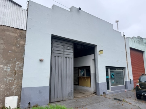Galpón en venta industrial con habilitación vigente - El Gaucho