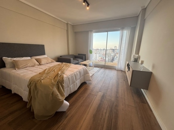 Monoambiente en venta reciclado con vista panorámica - Plaza Colón