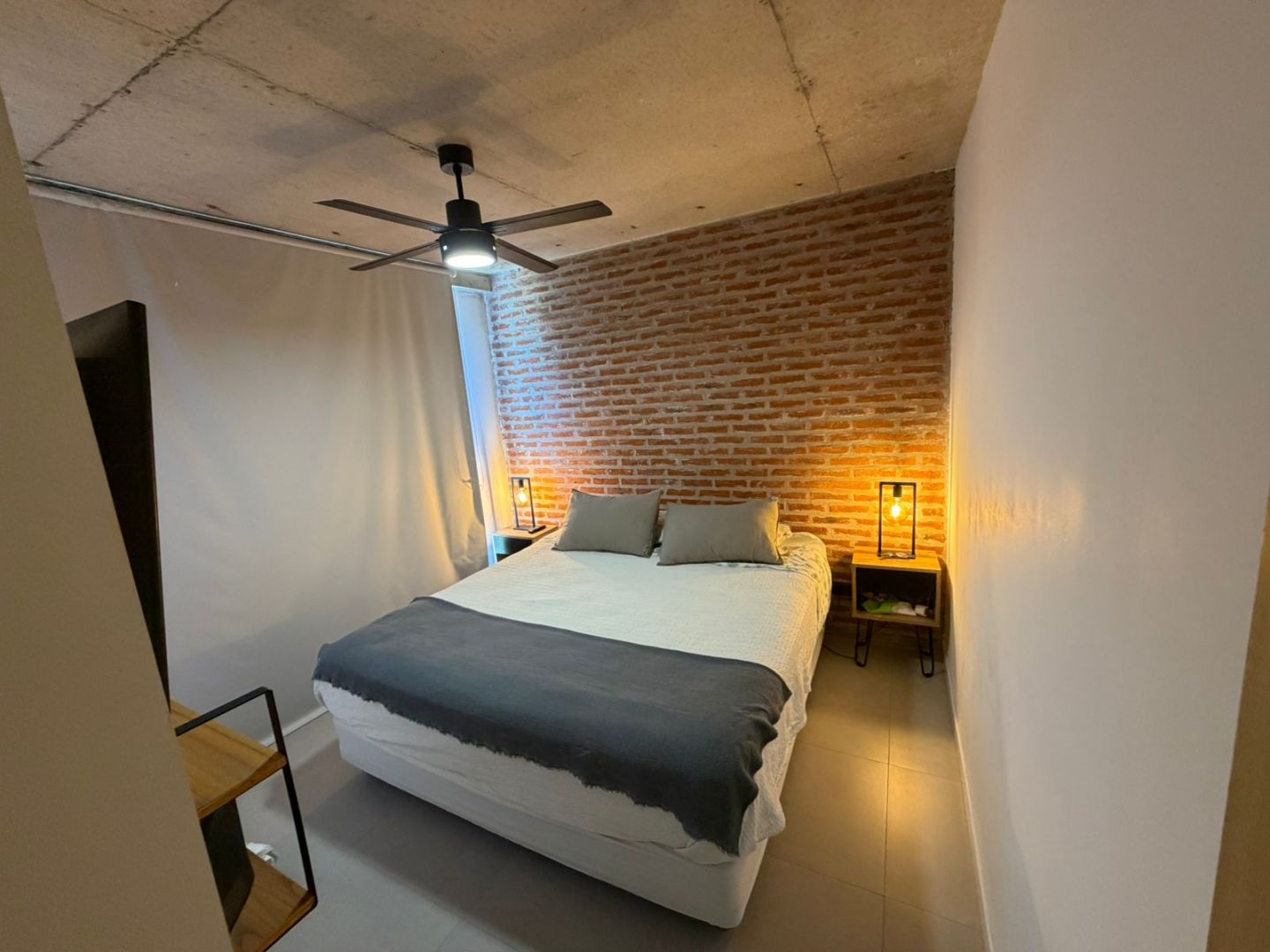 Departamento en venta en semipiso de 3 ambientes con cochera, balcón y terraza - Chauvín - foto 7