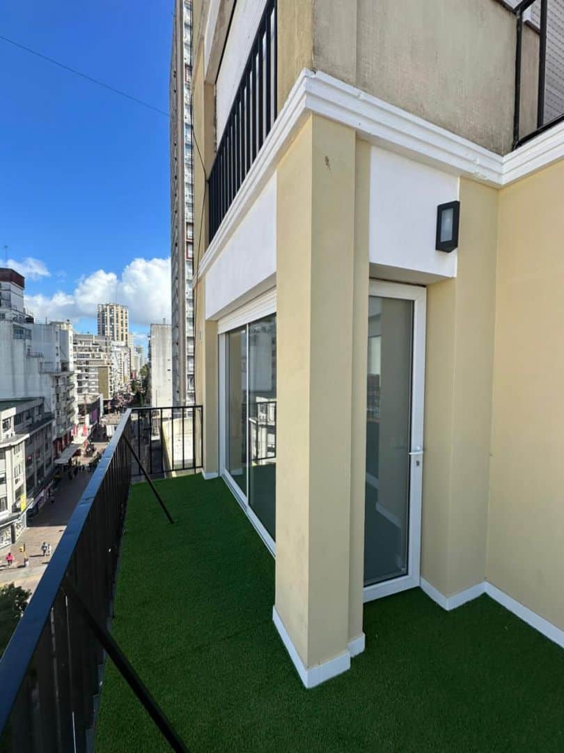 ae5f2aedd8d73bc94619180332a8816b Departamento en venta 4 ambientes con dependencia y balcón terraza - Centro - foto 4