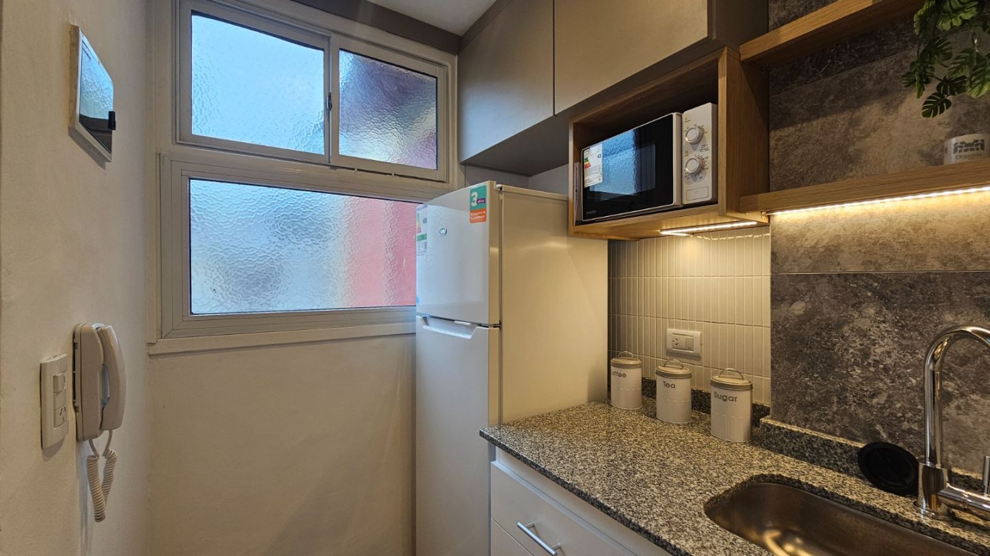 Monoambiente en venta con balcón terraza - Plaza Colón - foto 9