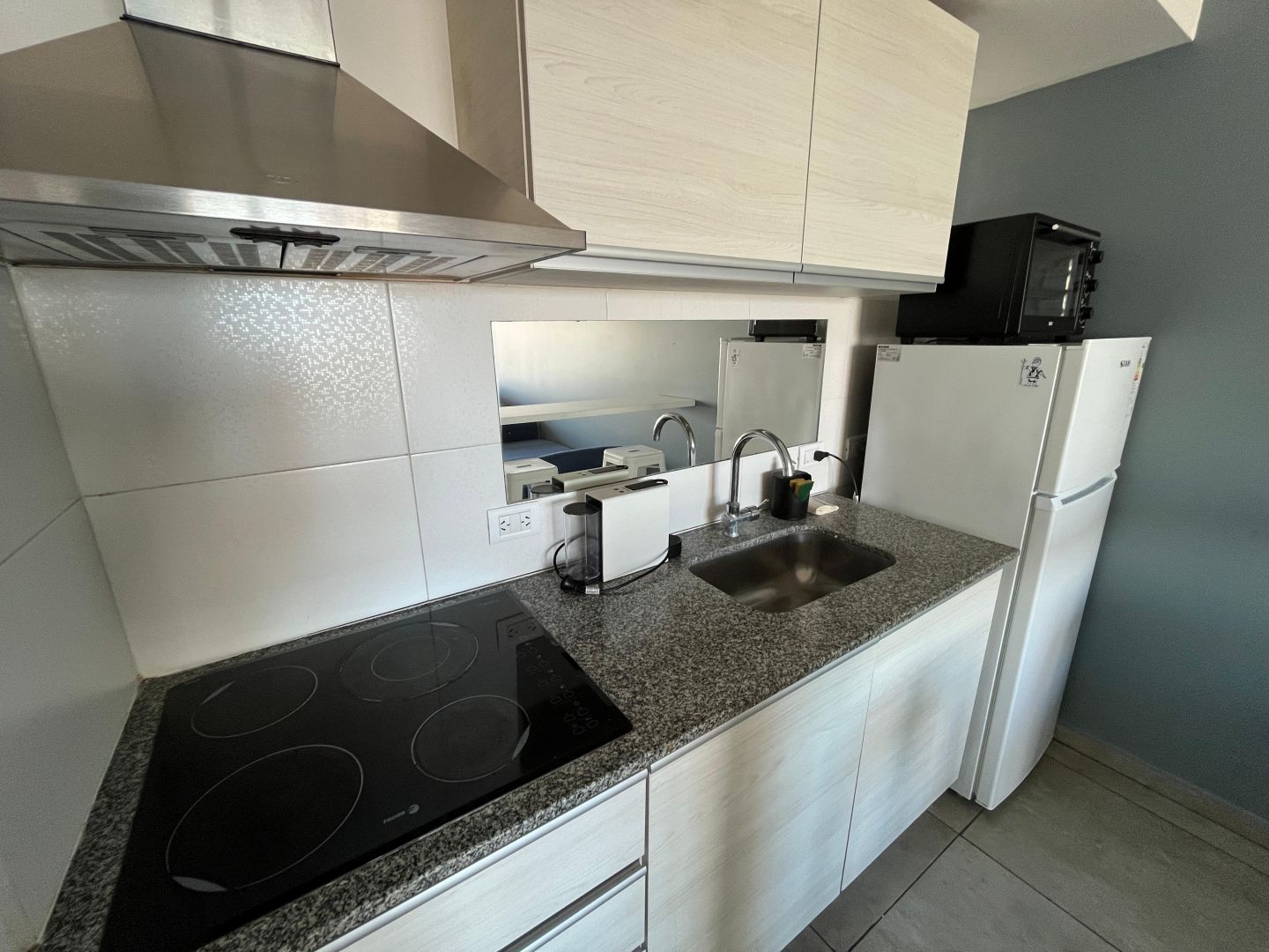 Monoambiente en venta con vista al mar y cochera - Punta Mogotes - foto 7