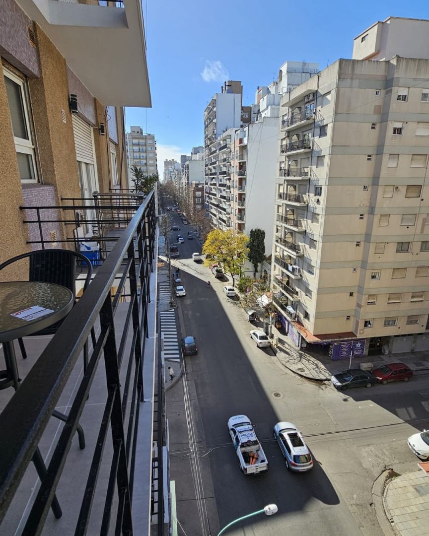 ba2c3cd8c32b209c8d14161d29ef1ae3 Departamento en venta 3 ambientes con balcón y DVH - Plaza Mitre - foto 5