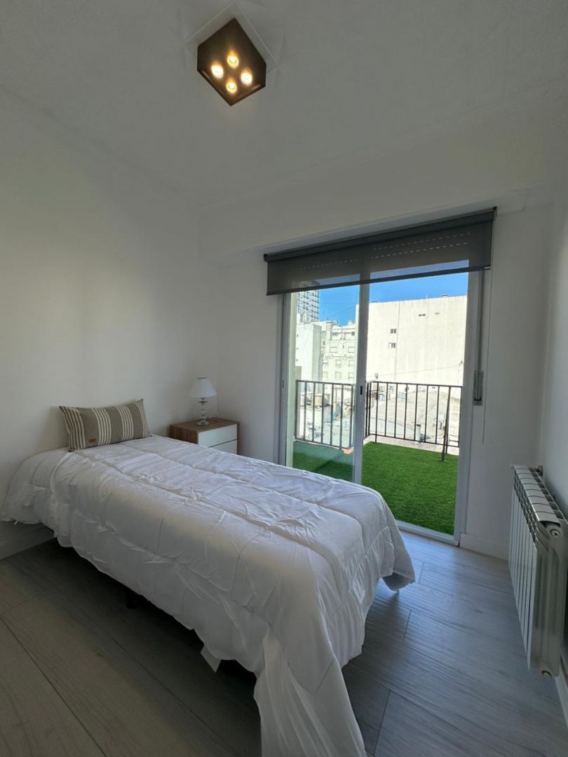 bb4a3a8d73b3f46e040d3e15de36b347 Departamento en venta 4 ambientes con dependencia y balcón terraza - Centro - foto 12
